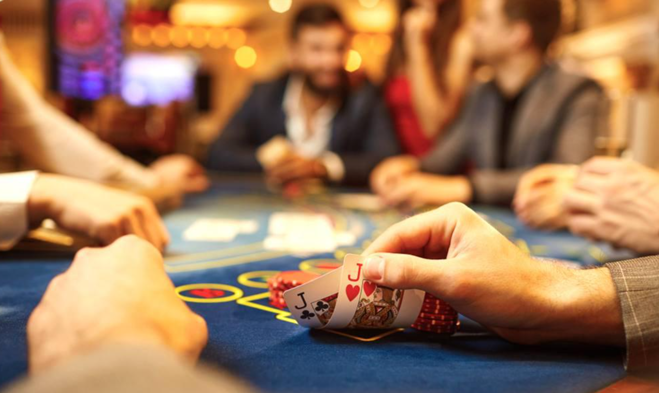 What attracts players to online casino slots 1